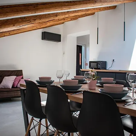 Apartmaji Na Placu Rence Exteriér fotografie