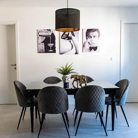Apartmaji Na Placu Rence Exteriér fotografie