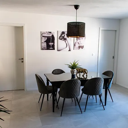 Apartmaji Na Placu Rence Exteriér fotografie